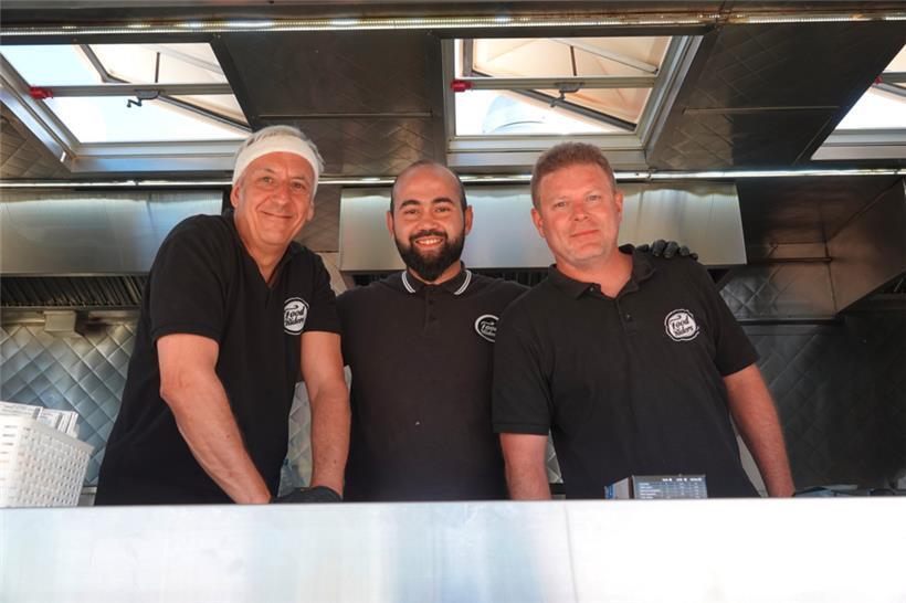 Aurélien Bobaz (rechts) fühlt sich auf der Arbeit wie in einer kleinen Familie
