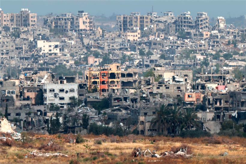 Aus einem Gebiet nahe der Stadt Rafah sind zehn Geschosse in Richtung des Übergangs Kerem Schalom abgefeuert worden
