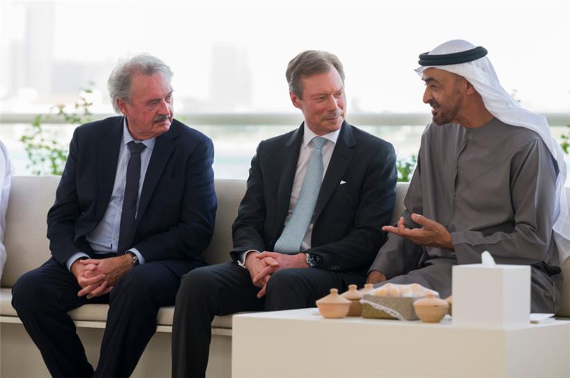 Außenminister Jean Asselborn, Großherzog Henri und Scheich Muhammad bin Zayid Al Nahyan, Kronprinz von Abu Dhabi, im Gespräch

