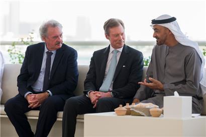 Außenminister Jean Asselborn, Großherzog Henri und Scheich Muhammad bin Zayid Al Nahyan, Kronprinz von Abu Dhabi, im Gespräch
