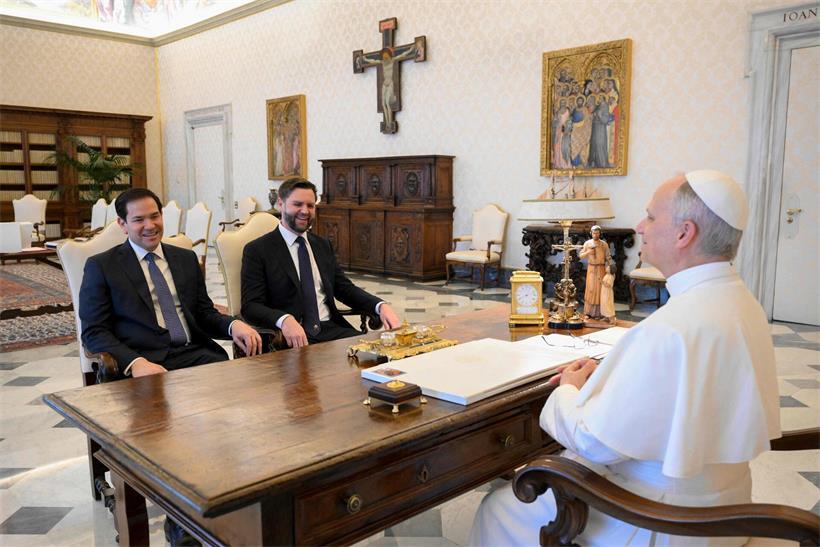 Außenminister Marco Rubio und Vizepräsident JD Vance bei Privataudienz mit Papst Leo XIV im Vatikan Mai 2025