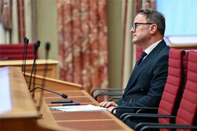 Außenminister Xavier Bettel (DP) bleibt bei seiner Version der Geschichte
