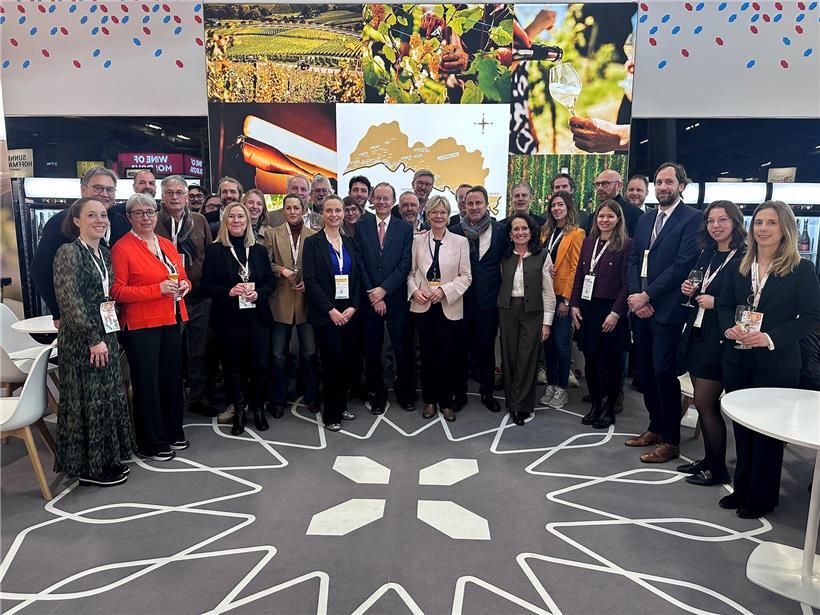 Außenminister Xavier Bettel und Weinbauministerin Martine Hansen am Gemeinschaftsstand der Luxemburger Winzer bei Messeveranstaltung