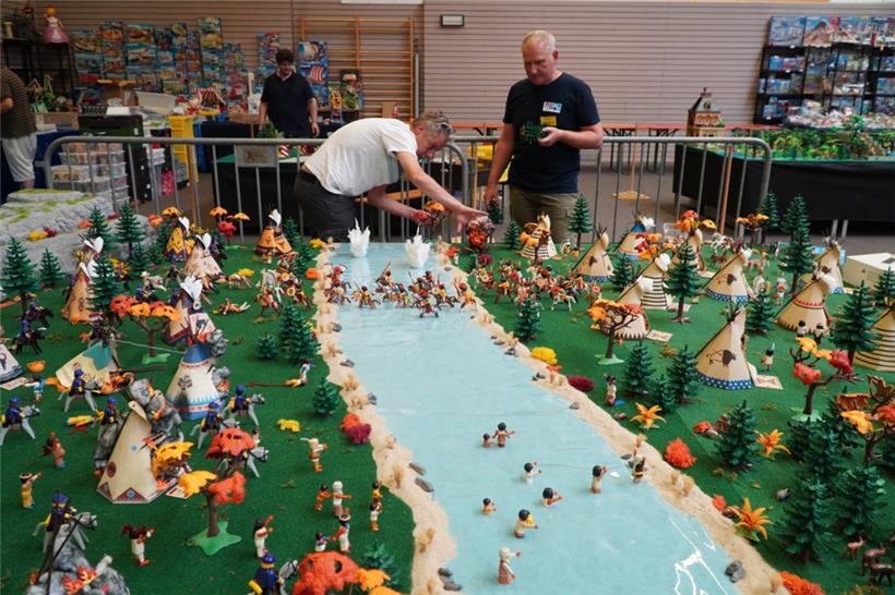 Aussteller Julien und Thierry haben die Schlacht am Washita River mit Playmobil-...
