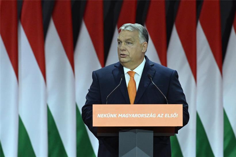 Autokrat: Ungarns Ministerpräsident Viktor Orbán hält am 18. November eine Rede nach der Wiederwahl zum Vorsitzenden der Fidesz-Partei 
