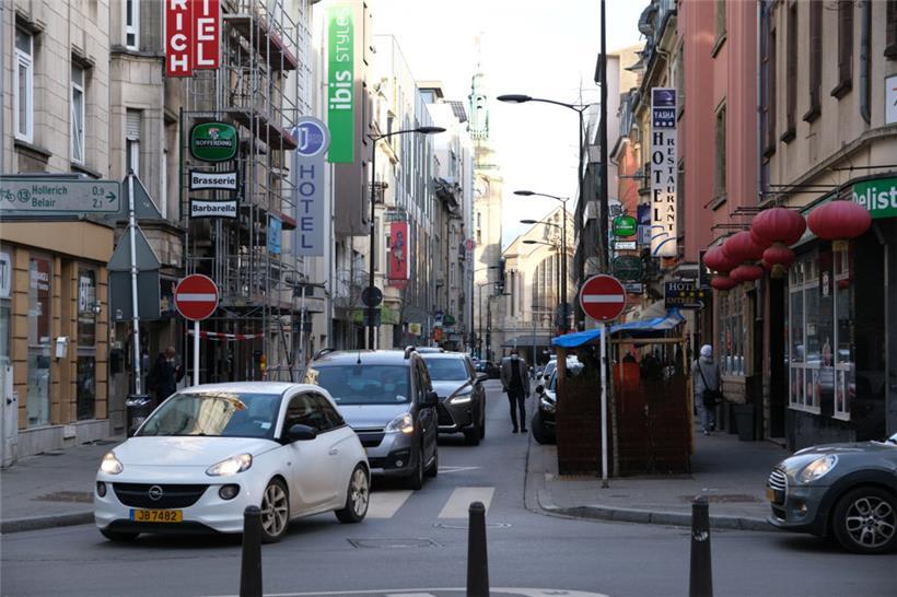 Autos beanspruchen einen Großteil des öffentlichen Raums
