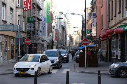 Autos beanspruchen einen Großteil des öffentlichen Raums
