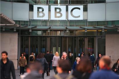 BBC-Zentrale in London: Journalisten des britischen Rundfunksenders haben mutmaßliche Kriegsverbrechen einer britischen Elite-Einheit aufgedeckt
