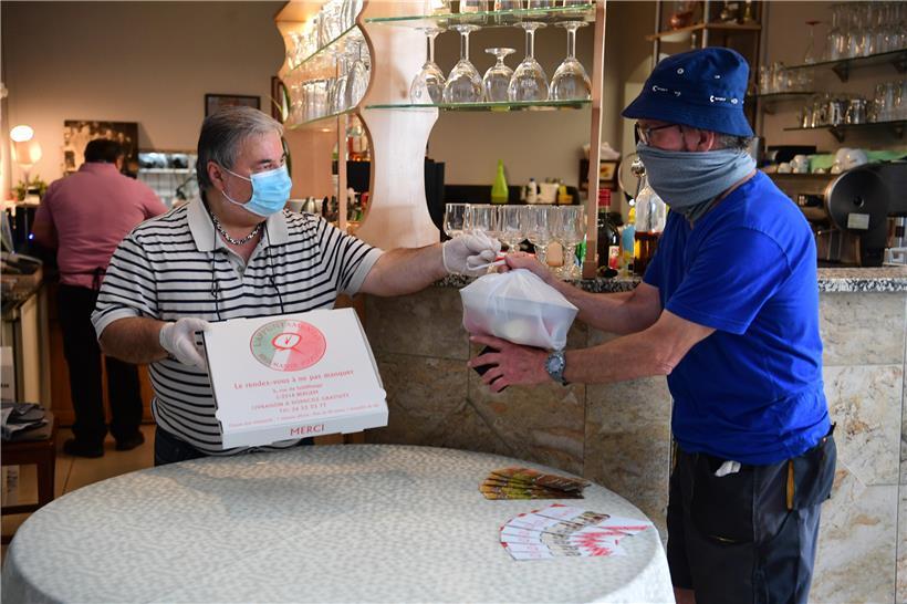 Bald könnten die hiesigen Restaurants ihre Kunden wieder vor Ort schmausen lassen, statt auf Take-away und Lieferungen zu setzen
