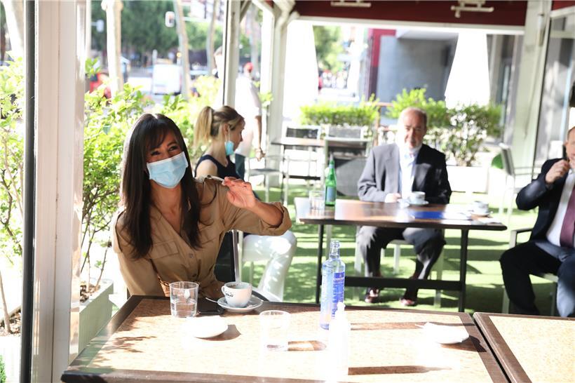 Bald wieder Kaffee oder Tee in der Sonne (Symbolbild)
