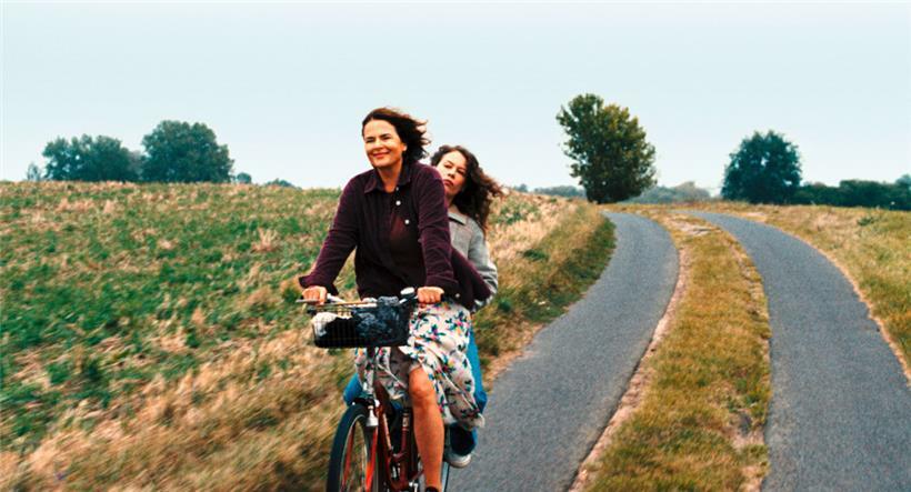 Barbara Auer et Paula Beer en route dans „Miroirs No.3“
