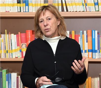 Barbara Gorges-Wagner, Direktorin der Bee Secure Stopline
