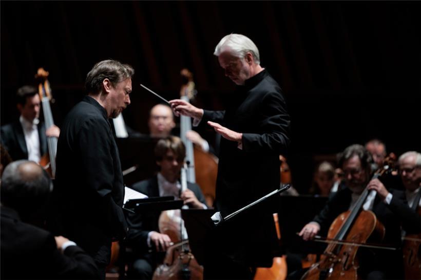 Bariton Georg Nigl und der zukünftige Chefdirigent des Helsinki Philharmonic Orchestra, Jukka-Pekka Saraste
