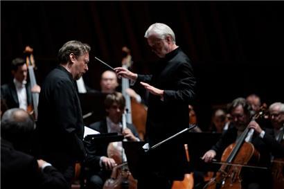 Bariton Georg Nigl und der zukünftige Chefdirigent des Helsinki Philharmonic Orchestra, Jukka-Pekka Saraste
