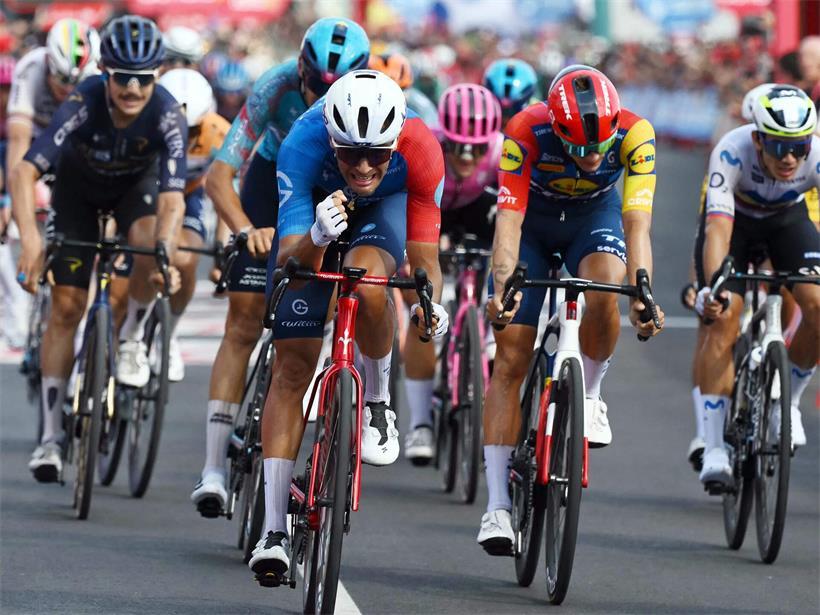 Bastien Tronchon jubelte am Dienstag über seinen ersten Etappensieg bei einer Grand Tour