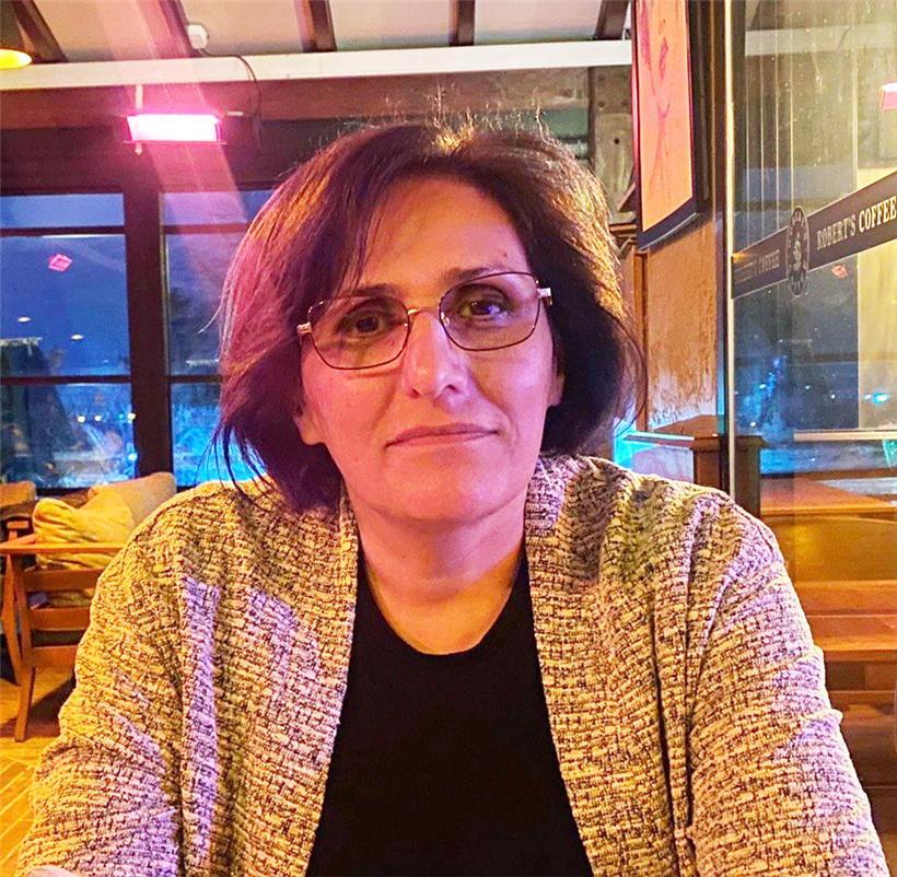 Batool Feghahaty, militante politique et ancienne prisonnière politique en Iran, vit au Luxembourg depuis 20 ans
