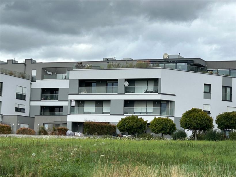 Bausünden wie diese entlang der N7 gibt es viele im Hauptort Weiswampach
