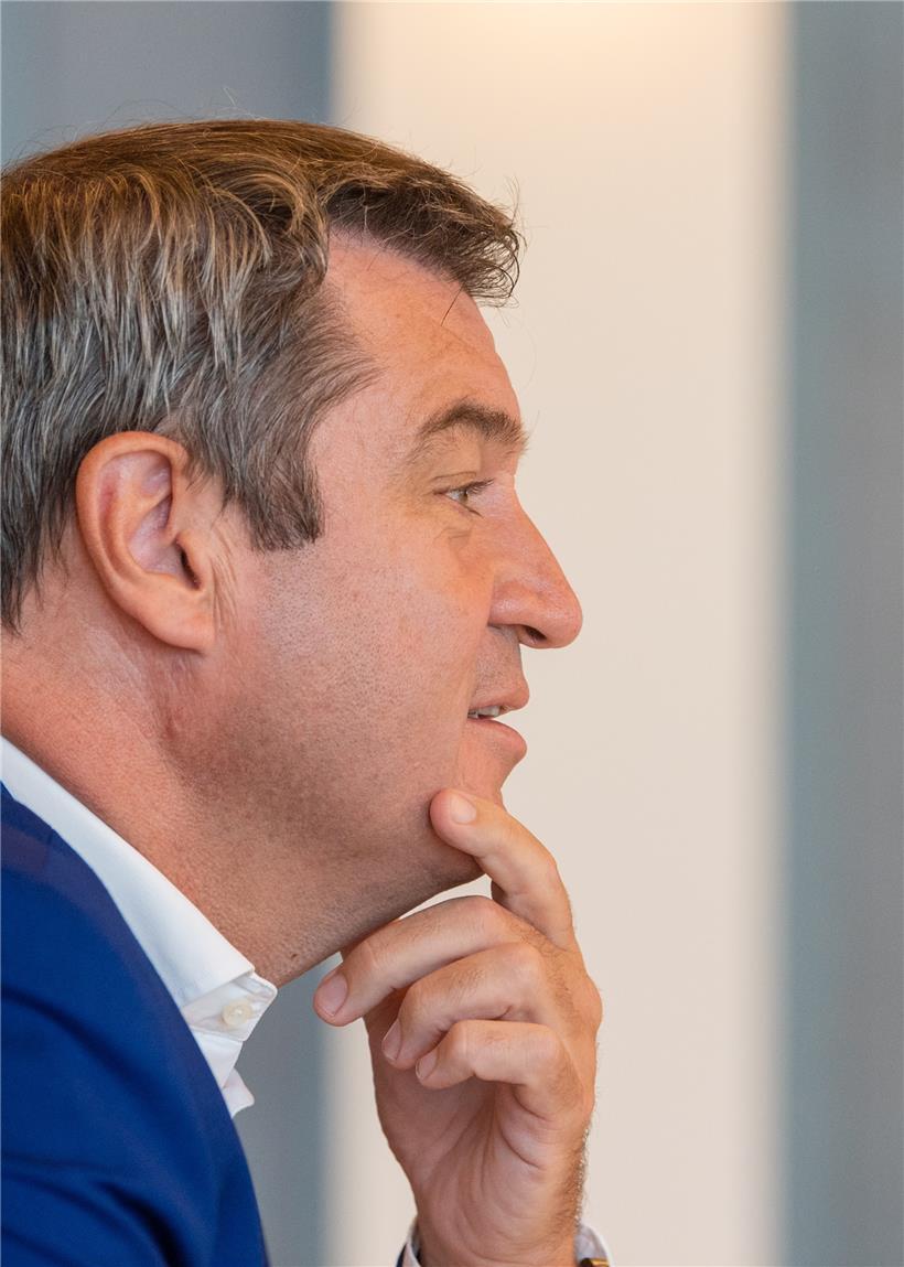 Bayerns Ministerpräsident Markus Söder scheint über die frühe Nominierung des SPD-Kanzlerkandidaten nicht so glücklich zu sein, damit wächst der Druck auf ihn, eine Entscheidung zu treffen
