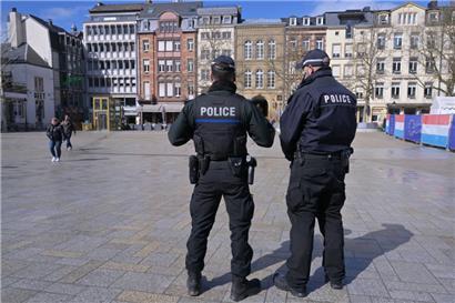 Beamtinnen und Beamte der „Police Grand-Ducale“ sollen künftig in der Hauptstadt aber auch in Esch als Lokalpolizei unterwegs sein
