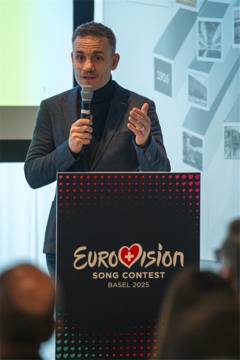 Beat Läuchli, Gesamtprojektleiter vom ESC Basel, informiert über das Begleitprogramm der Stadt zum Eurovision Song Contest 2025. 
