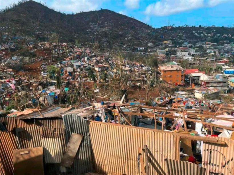 Beaucoup d’habitations sur l’île ne sont que des baraques en tôle et en planches

