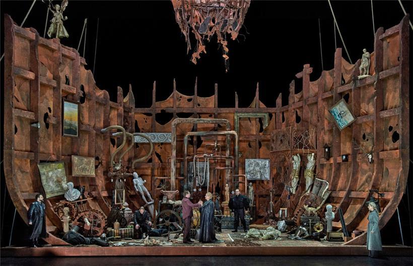 Beeindruckende Bühnenbilder bei den Bayreuther Festspielen, wie hier bei der Inszenierung von „Tristan und Isolde“
