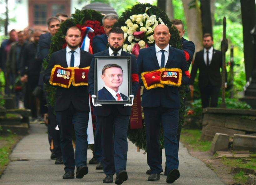 Beerdigung des russischen Verkehrsministers Roman Starowoit: Atmosphäre wie im Film „Der Pate“
