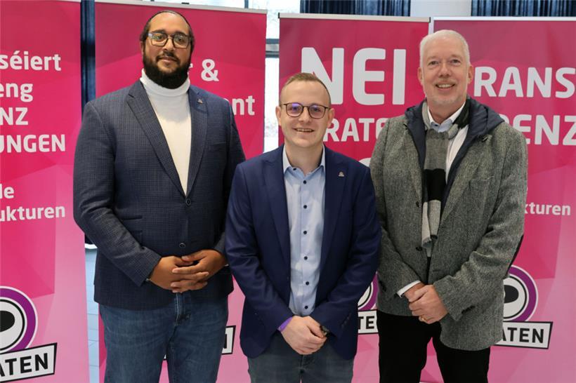 Bei Fragen soll sich die Presse nur noch an das Koordinationsteam der Partei wenden: Starsky Flor, Ben Lomel und Claude Legrand
