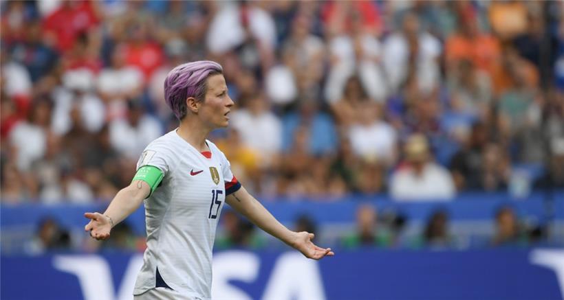 Bei Fußballerin Megan Rapinoe machte sich auf der Pressekonferenz der US-Nationalmannschaft Enttäuschung und Wut breit
