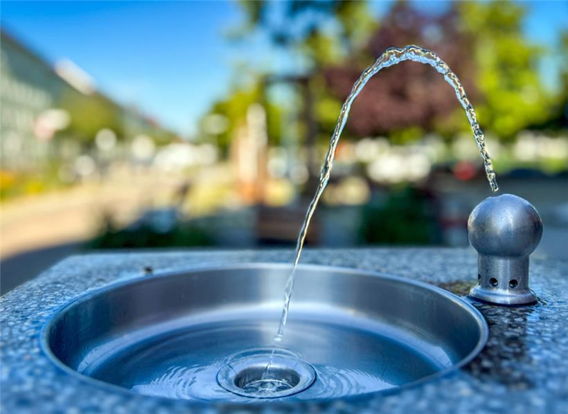 Bei Hitze ist es wichtig, ausreichend zu trinken
