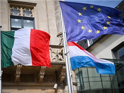 Symbolbild: Bei Staatsbesuchen macht es Sinn, Flaggen zu hissen - nicht aber bei Kulturevents