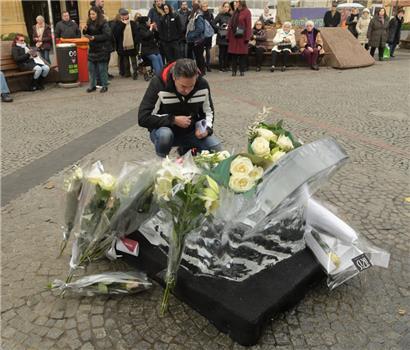 Bei dem Einsturz der Eisskulptur kam ein zweijähriger Junge ums Leben
