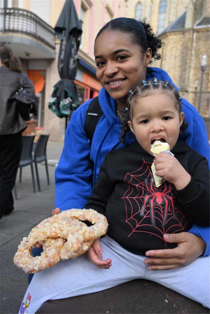 Bei dem guten Wetter schmeckte aber auch das Eis