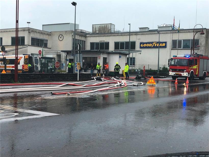 Bei den Goodyear-Werken in Colmar-Berg mussten Lager und Kellerräume ausgepumpt ...