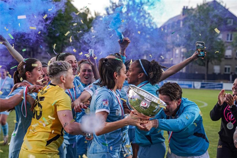 Bei den Racing-Damen kennt man sich mit Feiern aus
