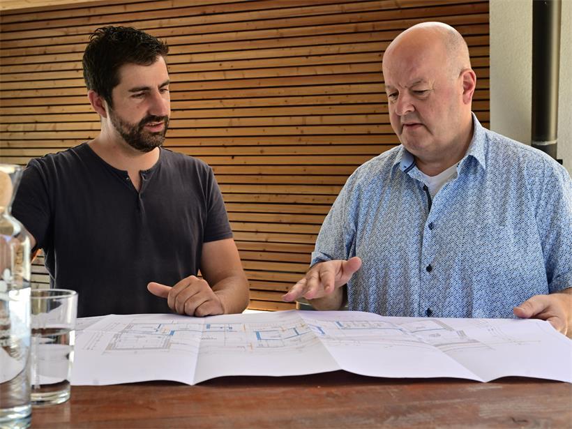 Bei den beiden stimmt die Chemie: Jeff Gangler (l.), Bürgermeister von Bauschleiden, und Marco Koeune (r.), Rathauschef der Stauseegemeinde