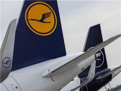 Lufthansa Piloten und Kabinenpersonal streiken am Donnerstag, Flugausfälle und Reiseverspätungen am Flughafen