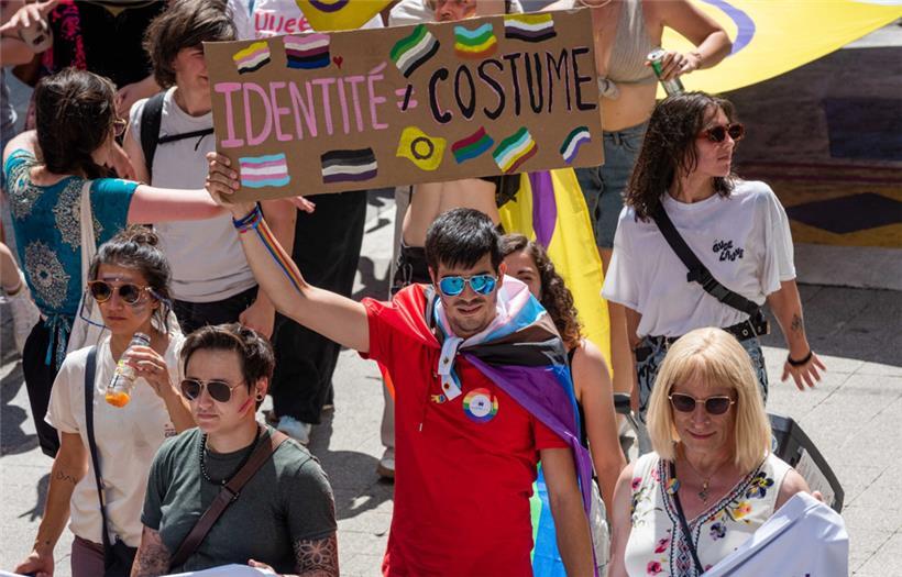 Bei der Luxembourg Pride gehen Menschen in Luxemburg für LGBTIQA+ Rechte auf die Straße
