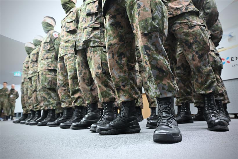 Bei der Luxemburger Armee wurde ein Unteroffizier wegen Verdacht von sexueller Belästigung vom Dienst suspendiert
