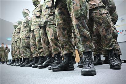 Bei der Luxemburger Armee wurde ein Unteroffizier wegen Verdacht von sexueller Belästigung vom Dienst suspendiert
