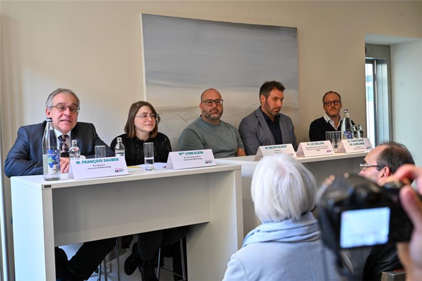 Bei der Pressekonferenz der „Walfer Bicherdeeg 2025“ (v.l.): François Sauber, Lynn Klein, Ralph Hilbert, Luc Belling und Christophe de Jamblinne

