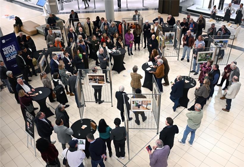 Bei der Vernissage von „Du puzzle à la mosaïque“ in der Belle Étoile