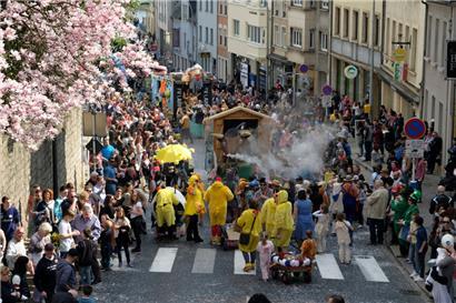 Bei der letzten Ausgabe der Kavalkade in Remich 2019 führte die Route noch durch die manchmal mehr, manchmal weniger engen Gassen des Ortes. In diesem Jahr wird das anders sein.
