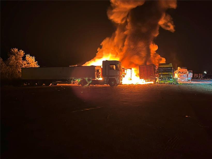 Bei einem russischen Drohnenangriff in der Region Odessa wurden ebenfalls Lastkraftwagen getroffen
