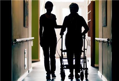 Bei nur zehn Bewohnern und zehn Mitarbeitern von Luxemburgs Pflegeheimen wurde eine „stille Infektion“ mit dem Coronavirus entdeckt
