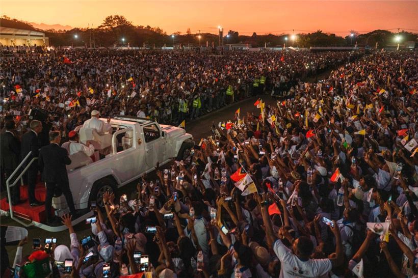 Bei seinem Besuch im September dieses Jahres in Osttimor grüßte Papst Franziskus...