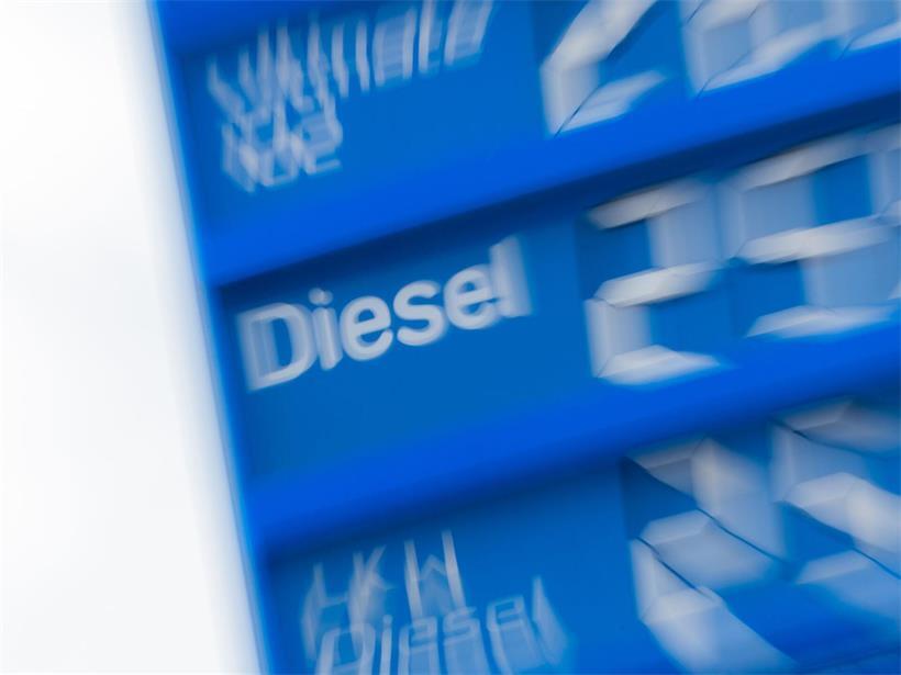 Beide Benzinsorten werden zum Wochenende hin teurer
