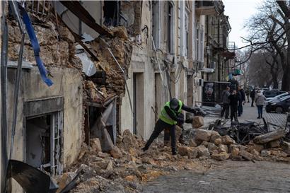 Zwei Seiten melden tausende Verstöße gegen die Feuerpause in einem bewaffneten Konflikt