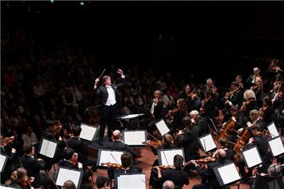 Beim Abschiedskonzert: der Chefdirigent Gustavo Gimeno
