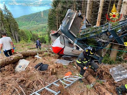 Beim Absturz einer Gondel einer Seilbahn am norditalienischen Lago Maggiore haben 14 Menschen ihr Leben verloren
